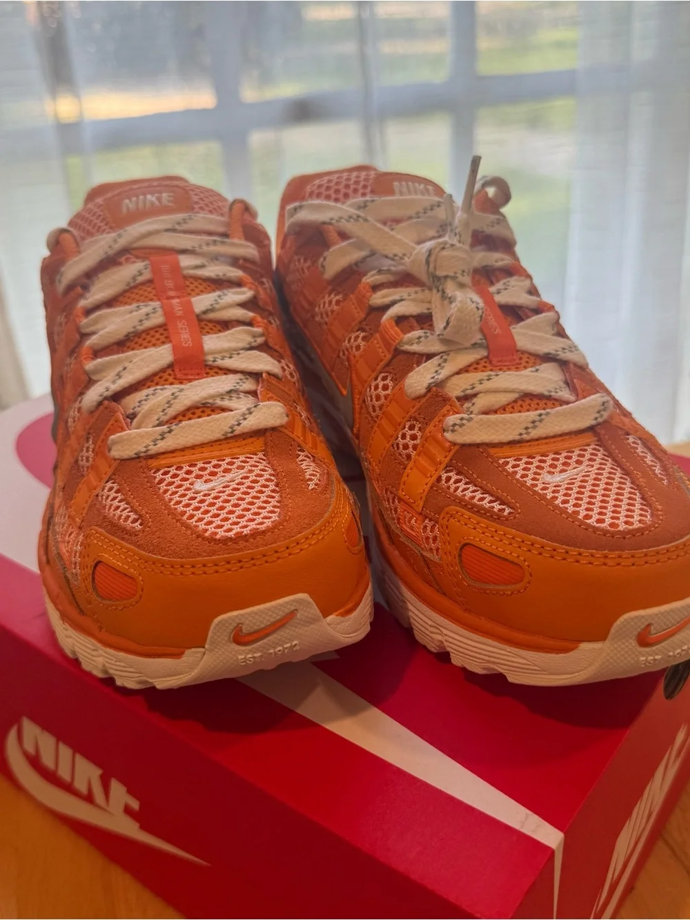 Nike P-6000 PRM KUMQUAT/METALLIC SILVER, ORANGE TENNESSEE men’s 9 women’s 10.5